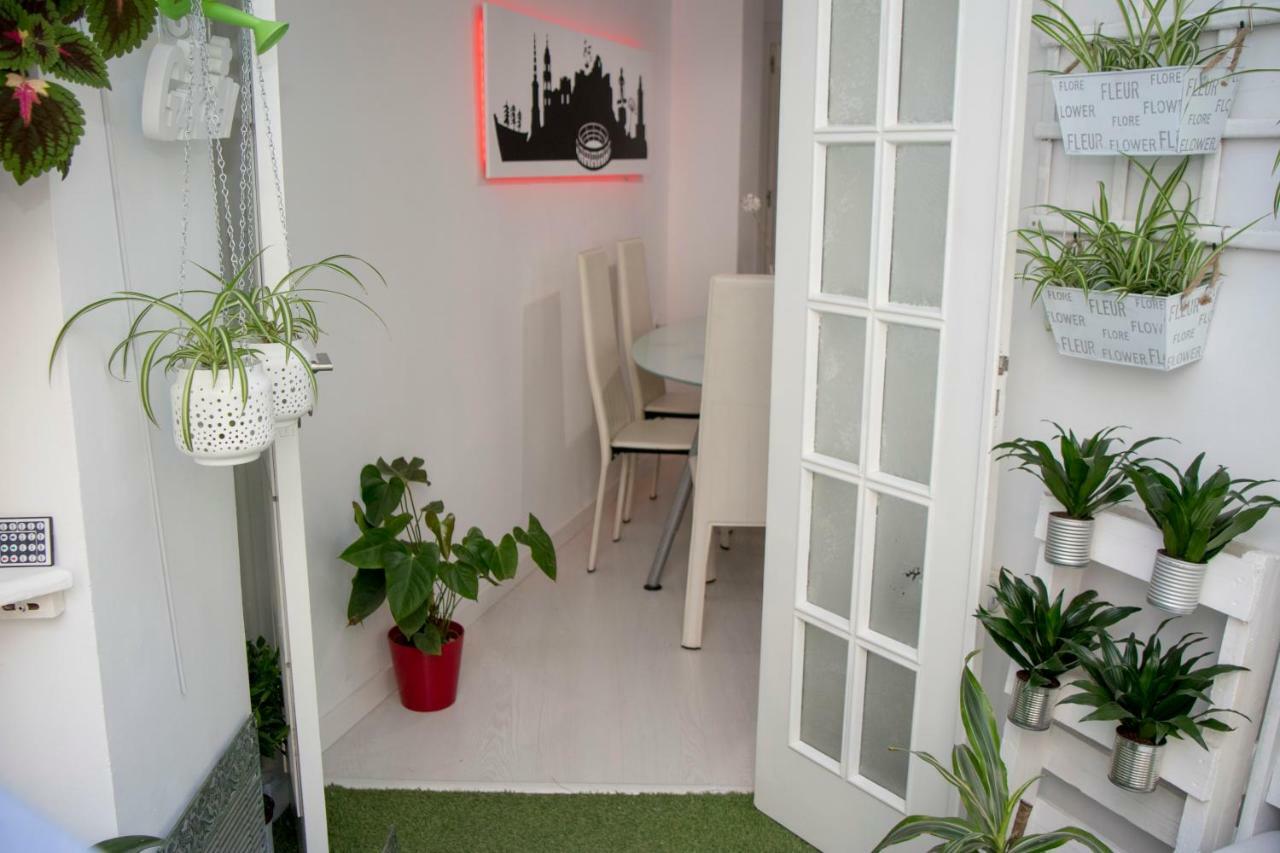 Apartamento E&R Malaga Centro- Parking Gratis Εξωτερικό φωτογραφία